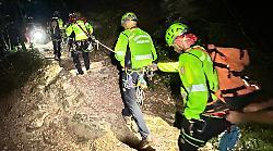 Terni, soccorsa ragazza in mountain bike caduta su un sentiero in mezzo ai boschi e rimasta bloccata
