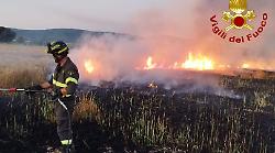 E' ancora emergenza incendi tra Terni, Narni e l'Orvietano. Gran lavoro per le squadre dei vigili del fuoco