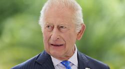 Re Carlo, preparato il piano per il suo funerale: l'ultimo desiderio è per Harry e William 