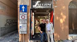 Chiude il negozio Scorzoni, dopo 59 anni se ne va un pezzo di storia del centro di Perugia. Ora un nuovo capitolo per l’azienda 