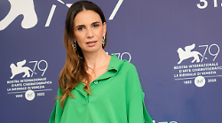 Emanuela Fanelli alla conduzione di Venezia 82: "Non sarò la madrina perché temevano le battute su battesimi e cresime"