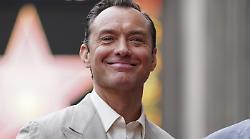 Jude Law nei panni di Vladimir Putin per il film "Il mago del Cremlino". Il personaggio è "un Everest da scalare". Le anticipazioni 