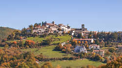 Monteleone di Spoleto, il primo matrimonio che affitta l'intero borgo: chi sono gli sposi