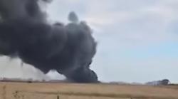 Incendio Fiumicino, bruciano capannoni e rifiuti. Il fumo nero nel cielo di Roma sud 