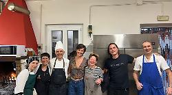Luca Marinelli a cena in un ristorante tipico della tradizione umbra: l'attore conquistato da due piatti