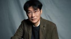 Hwang Dong-hyuk, il regista di Squid Game: il computer venduto per vivere e i 10 anni di convivenza con la nonna. Perchè nessuno voleva il suo copione da 900 milioni di dollari