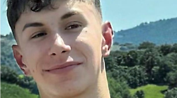 Morì a 18 anni in un tragico incidente in moto ma l'assicurazione non paga la polizza vita: la denuncia della famiglia, distrutta dal dolore. I legali: "Non meritavano un'altra preoccupazione"