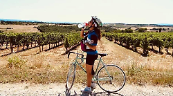 C'è la Cortonese: bicicletta, amicizia e leggerezza. Due percorsi da pedalare in luoghi splendidi