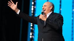Gerry Scotti: "De Martino uomo dei record ma non resterò a guardare. Non sarò Alberto Angela, ma concluderò la carriera facendo il divulgatore in tv"