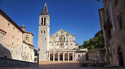 Spoleto, ritocchi alla tassa di soggiorno: aumenti per hotel a due stelle, agriturismi e affitti turistici
