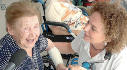 A 110 anni Cesarina fa fisioterapia nella Rsa della diocesi che si amplia grazie ad una donazione. In 67 nella casa per anziani, preti e non