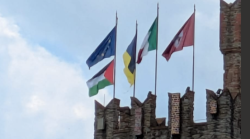 Chi ha messo la bandiera della Palestina sulla torre? Il Comune indaga. Ecco chi può entrare e come. Vessillo rimosso