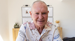 Attimi di paura per Paul Gascoigne, è ricoverato in ospedale: cosa è successo e come sta. La sua partita infinita contro alcol e depressione, tra leggendarie follie e avventure rocambolesche