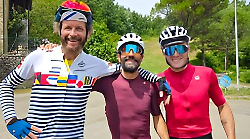 In viaggio con Jovanotti: l'osteopata di fiducia e il biciclettaio. Appunti di viaggio dei "gregari" di Lorenzo verso il concerto in Friuli