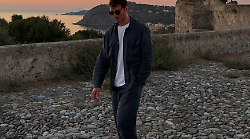 Stefano De Martino, spunta il primo gesto pubblico per la 23 enne Caroline Tronelli 