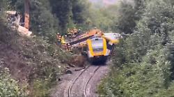 Treno deragliato in Germania, rinvenuti tre morti e 41 feriti. Tra le ipotesi una frana per maltempo