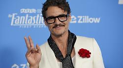 Pedro Pascal e il successo quando meno te l'aspetti. L'attore del momento si racconta a 50 anni: la morte della madre, le paure e le insicurezze