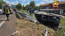 Assisi, grave incidente sulla Centrale Umbra: bisarca si ribalta. Ci sono feriti 