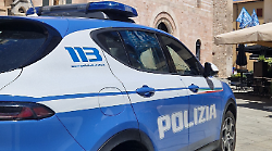 Ruba un profumo dal valore di oltre cento euro: 42enne denunciato 