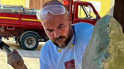 Gubbio, il Simposio di scultura prende vita dalle mani degli artigiani artisti
