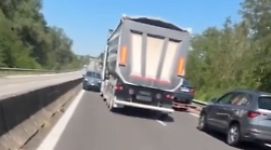 Tra killer e auto contromano