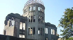 L'errore di credere che Hiroshima sia solo silenzio