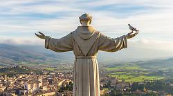 Maxi-statua di San Francesco ad Assisi, ma l'omaggio più grande ancora non c'è