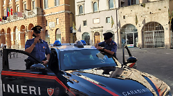 Scippa due anziane in poche ore in sella a una bicicletta elettrica. Arrestato 43enne 