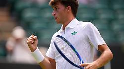 Luca Nardi vola agli ottavi di Cincinnati: Mensik si ritira al secondo set 
