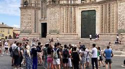 Il caro ombrelloni porta turismo in Umbria 