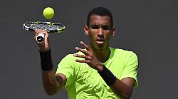 Felix Auger-Aliassime, il tennista che Sinner non ha ancora mai battuto. Il padre allenatore, l'idolo Roger Federer, la fidanzata Nina