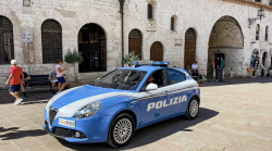Tenta di truffare un anziano con la tecnica del messaggio urgente: denunciato dalla polizia
