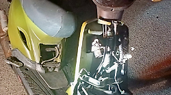 Vandali scatenati in pieno centro storico: scooter distrutti, residenti sul piede di guerra
