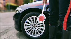 Ruba capi griffati e champagne ad Arezzo: bloccato a Perugia