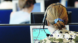 Dentro la giungla del telemarketing tra sconti, offerte bluff e solide illusioni: un mese a rispondere ai call center