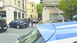 Terni, gioielleria svaligiata in pieno giorno in via Mazzini: svuotata anche la cassaforte