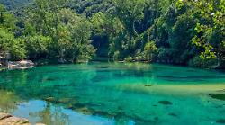 Narni, trascinata dalla corrente mentre cerca di risalire il fiume Nera con la tavola da sup. Ragazza di 27 anni salvata dai carabinieri