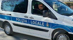 Raid dei vandali dal centro alla periferia: auto danneggiate in via Aristotele
