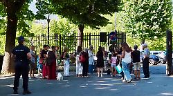 Terni, altro presidio alla Passeggiata per dire no al taglio dei 18 alberi. Ma le operazioni sono iniziate