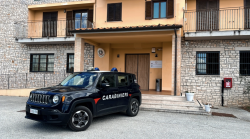 Nascondeva droga nel borsello: 19enne denunciato dai carabinieri