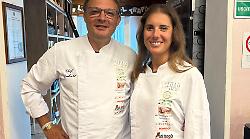 Terni, lo chef influencer Umberto Trotti cucina per i vip alla Mostra del Cinema di Venezia ed apre la Bettola del Naufrago in Valnerina