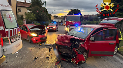 Incidente frontale a Terni, strada bloccata in Via Flaminia Ternana