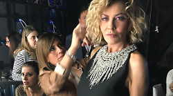 Eva Grimaldi debutta al Todi Festival con Anime in affitto: l’amore che ripete sempre gli stessi errori