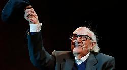 Camilleri 100 stasera in tv su Rai 1 arriva il documentario che celebra uno dei più grandi narratori italiani