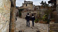 Mille euro di acquisti in un negozio di souvenir con la truffa dell'iban. Rintracciata e denunciata una coppia irlandese