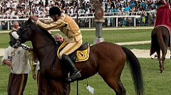 Quintana di Foligno, Luca Innocenzi vince la Giostra della Rivincita. Il Pertinace è leggenda, cappotto del Cassero