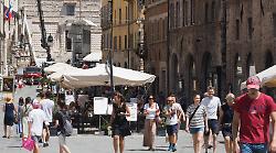 L'Umbria registra un'estate da record con boom di visitatori stranieri. Crescono arrivi, presenze e permanenza 