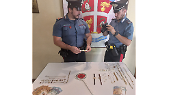 Due donne si fingono appartenenti ai Carabinieri e truffano due anziane: inseguite per 30 km e arrestate con gioielli per 45 mila euro 