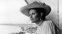 È morta Claudia Cardinale, aveva 87 anni. Da Il Gattopardo a Otto e mezzo di Fellini: addio a un'icona senza tempo del cinema