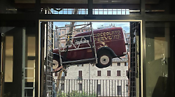 Balilla d'epoca griffata vola su Perugia e atterra nella futura Città del cioccolato: ecco cosa è